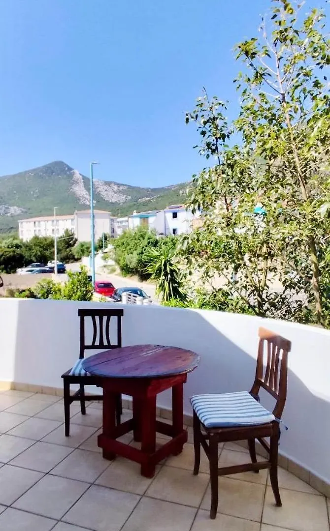 Δωμάτια σε οικογενειακή κατοικία B&B Easy Wind Cala Gonone